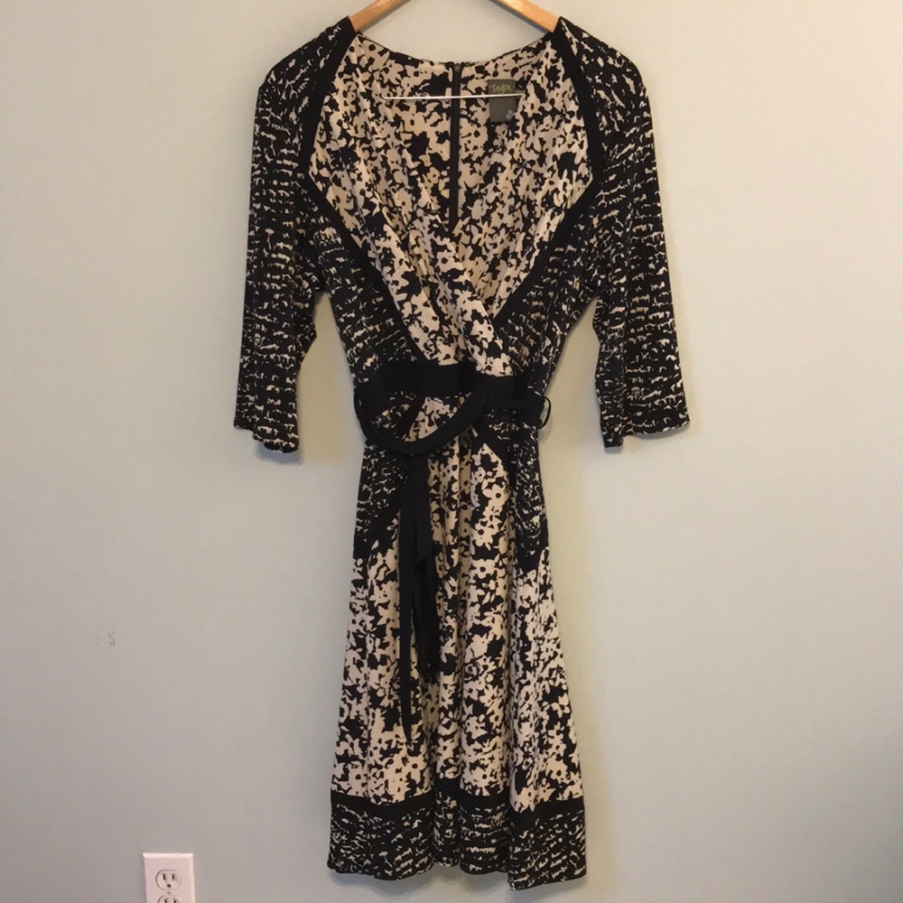 Taylor Black and White Patterned V Neck Dress!